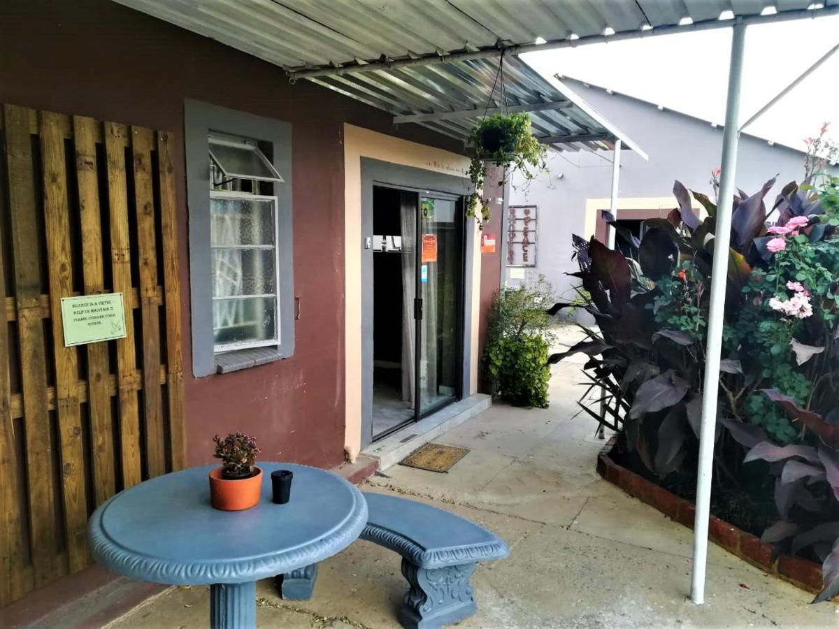 Guest house Edenville *