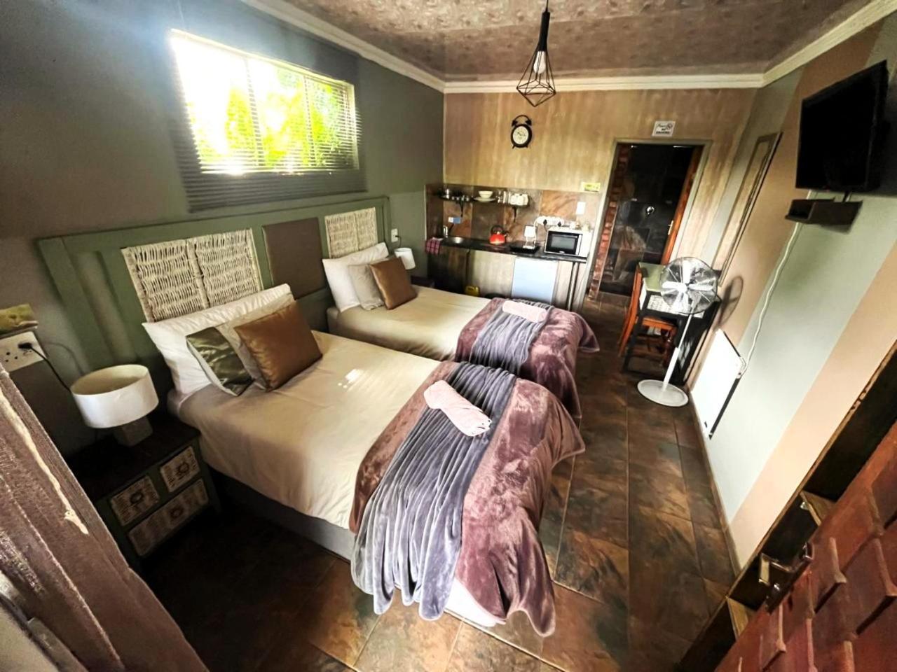 Guest house Edenville *